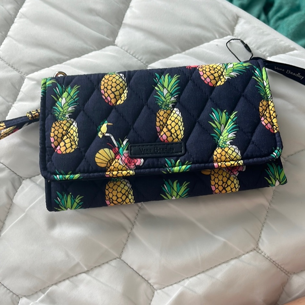 vera bradley wristlet